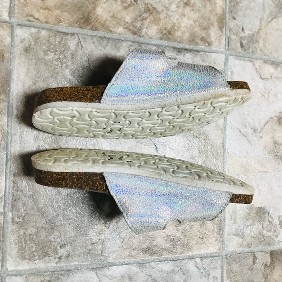 Ocean + Coast silver slip on sandals size 1 - Picture 6 of 7
